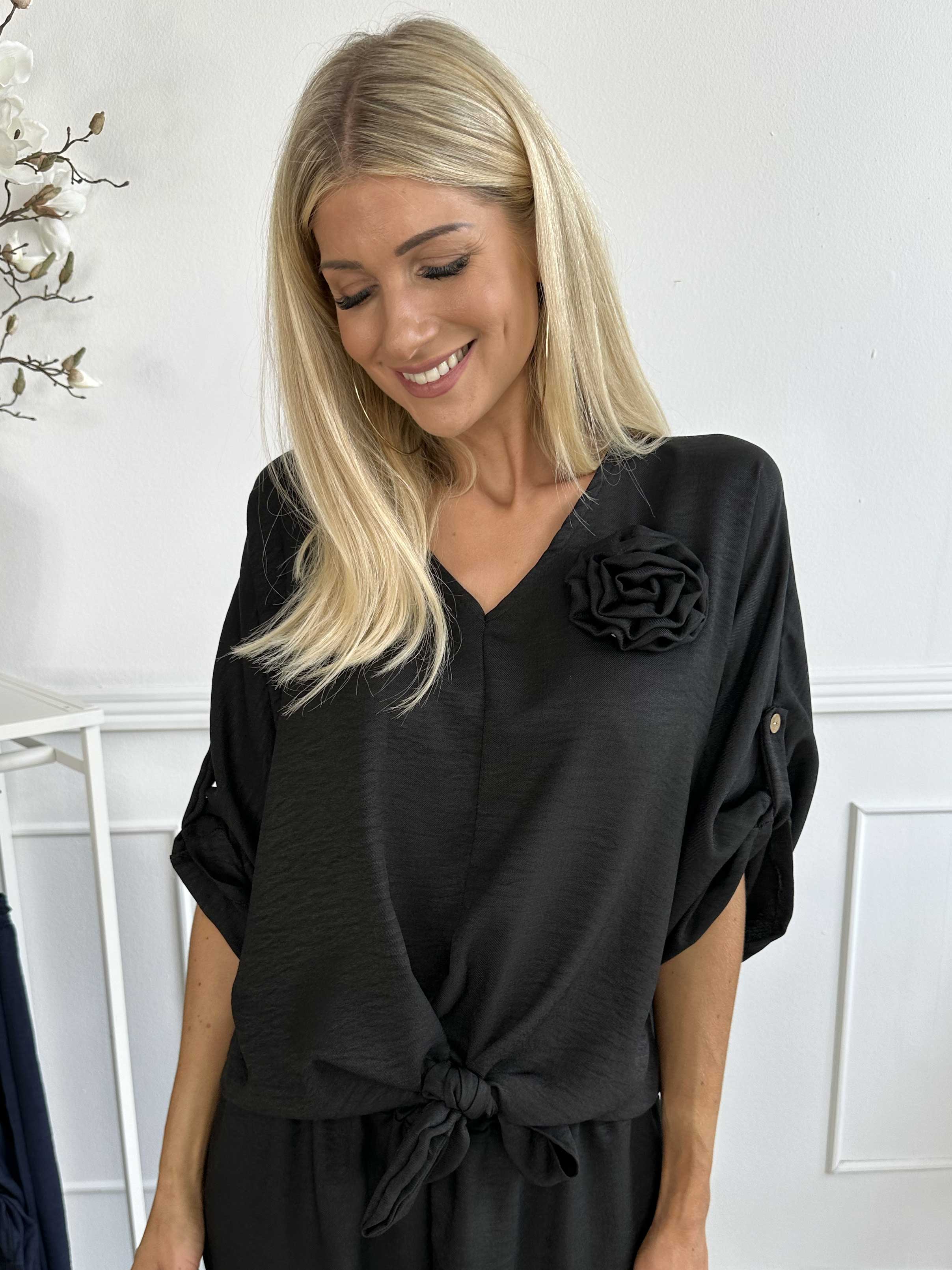 Bella - Sød tunika med knude og aftagelig blomst